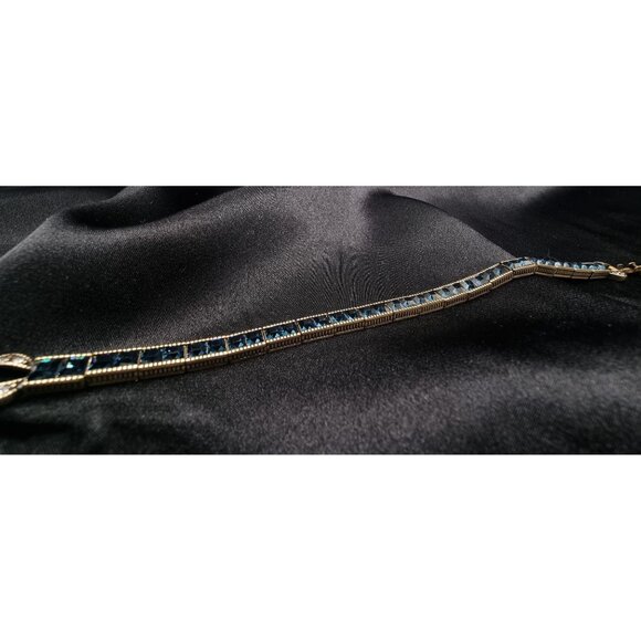 Rare Find Vintage Heidi Daus Early 2000s Gold-Tone Bracelet With Blue Crystal - Picture 5 of 6